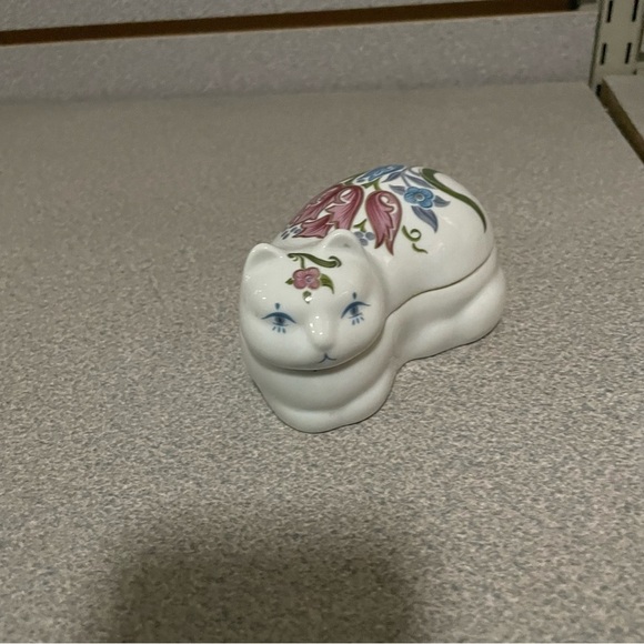 Cat Candle Floral‎ Garden Made for Elizabeth Arden Porcelain Trinket Box Vintage - Picture 2 of 7
